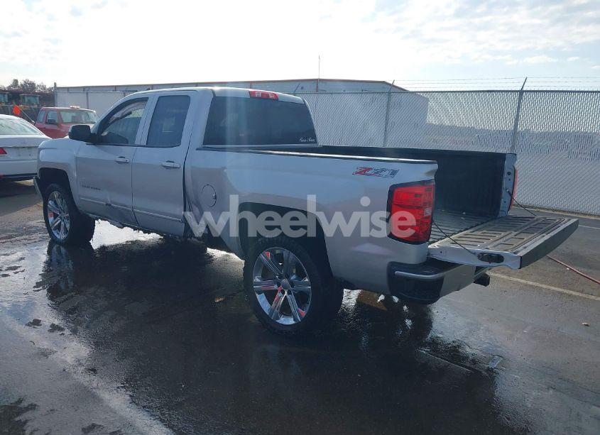 Photo 3 of 2016 Chevrolet Silverado 1500 2LT (VIN 1GCVKREC6GZ412825)