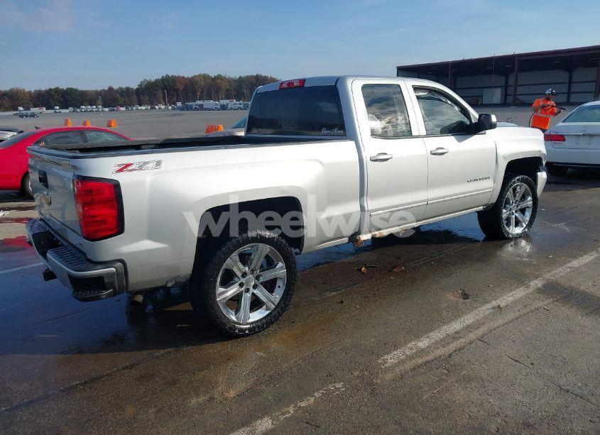 Photo 4 of 2016 Chevrolet Silverado 1500 2LT (VIN 1GCVKREC6GZ412825)