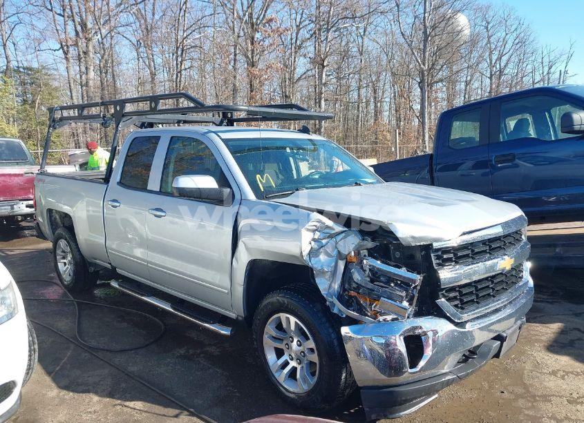 2017 Chevrolet Silverado 1500 1LT (VIN 1GCVKREC6HZ103034) main photo