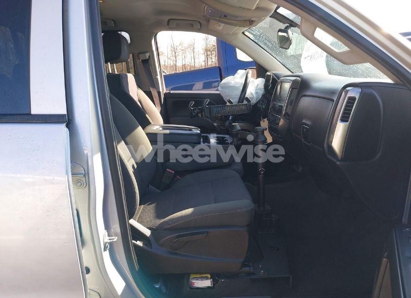 Photo 4 of 2017 Chevrolet Silverado 1500 1LT (VIN 1GCVKREC6HZ103034)