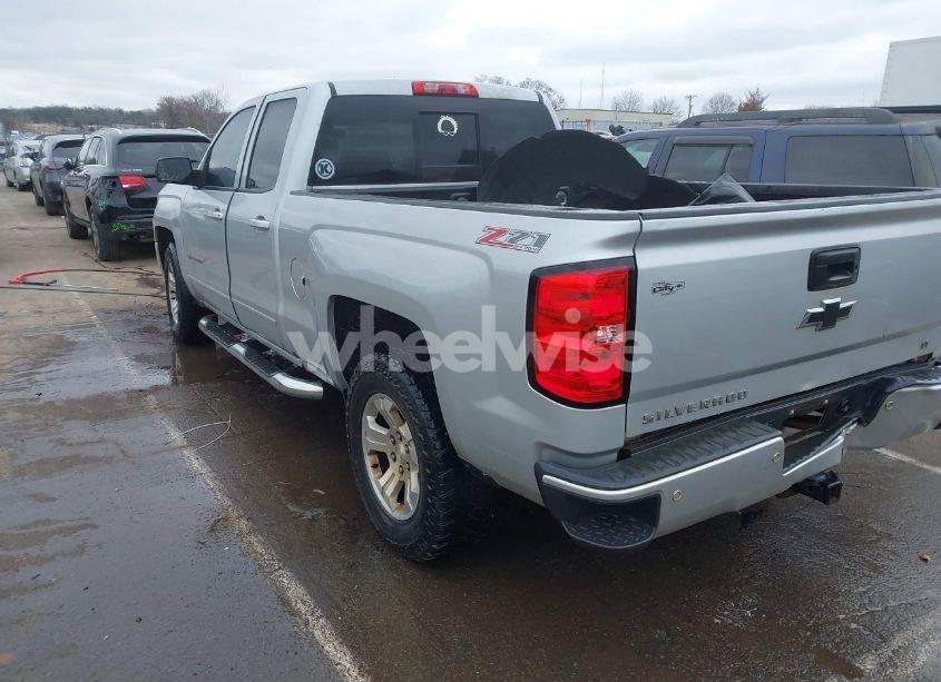 Photo 3 of 2017 Chevrolet Silverado 1500 2LT (VIN 1GCVKREC6HZ138365)