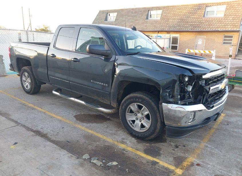 2017 Chevrolet Silverado 1500 1LT (VIN 1GCVKREC6HZ155943) main photo