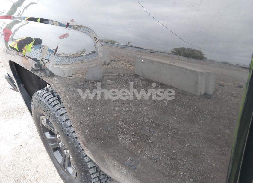 Photo 18 of 2017 Chevrolet Silverado 1500 2LT (VIN 1GCVKREC6HZ158504)