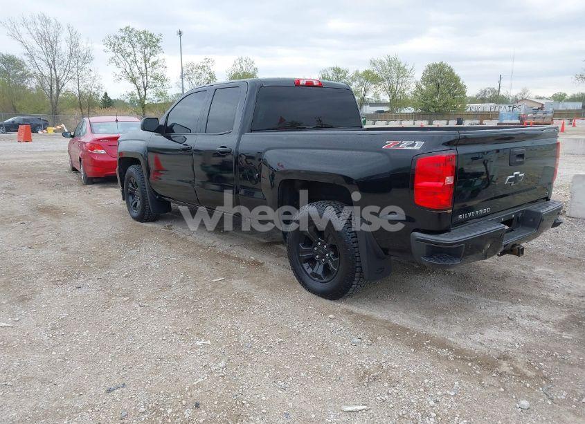 Photo 3 of 2017 Chevrolet Silverado 1500 2LT (VIN 1GCVKREC6HZ158504)