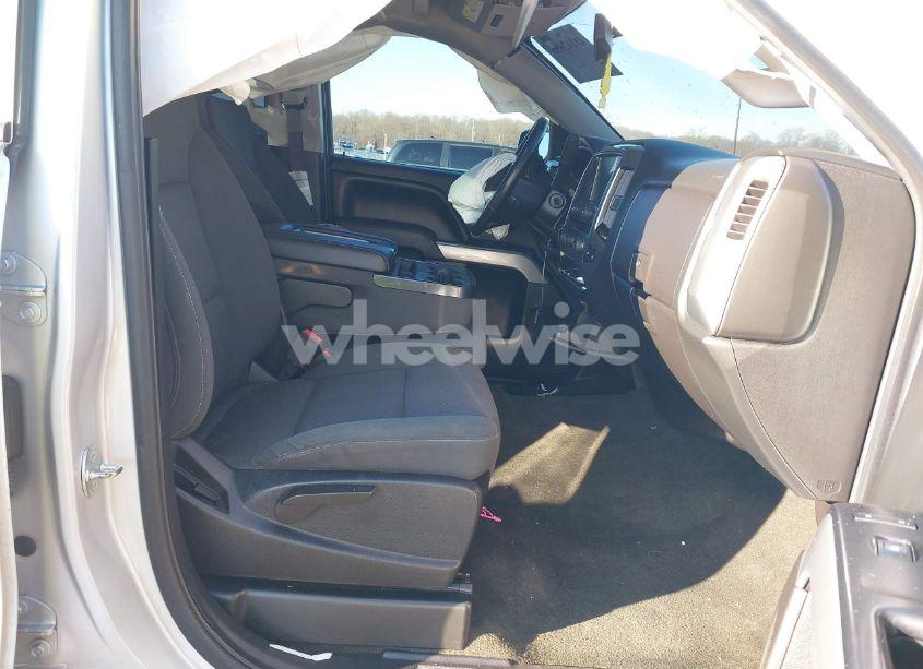 Photo 5 of 2017 Chevrolet Silverado 1500 2LT (VIN 1GCVKREC6HZ174508)