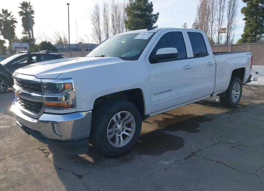 Photo 2 of 2017 Chevrolet Silverado 1500 1LT (VIN 1GCVKREC6HZ190398)