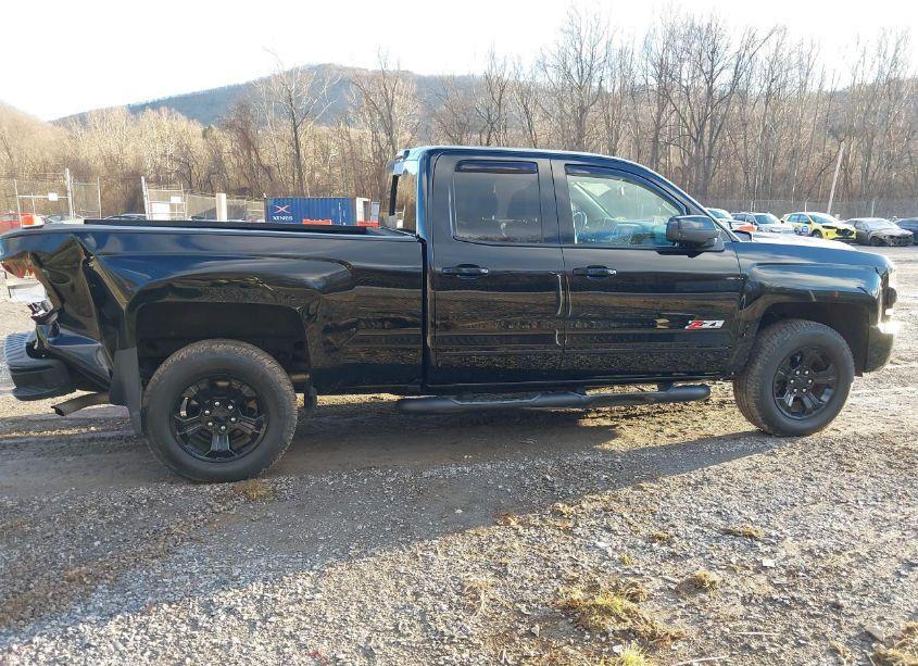 Photo 13 of 2017 Chevrolet Silverado 1500 2LT (VIN 1GCVKREC6HZ219687)