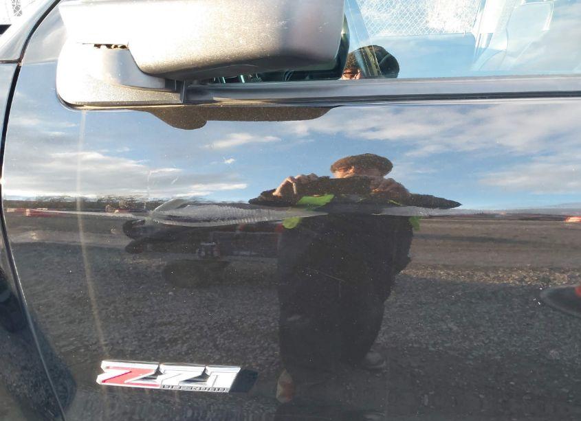 Photo 20 of 2017 Chevrolet Silverado 1500 2LT (VIN 1GCVKREC6HZ219687)