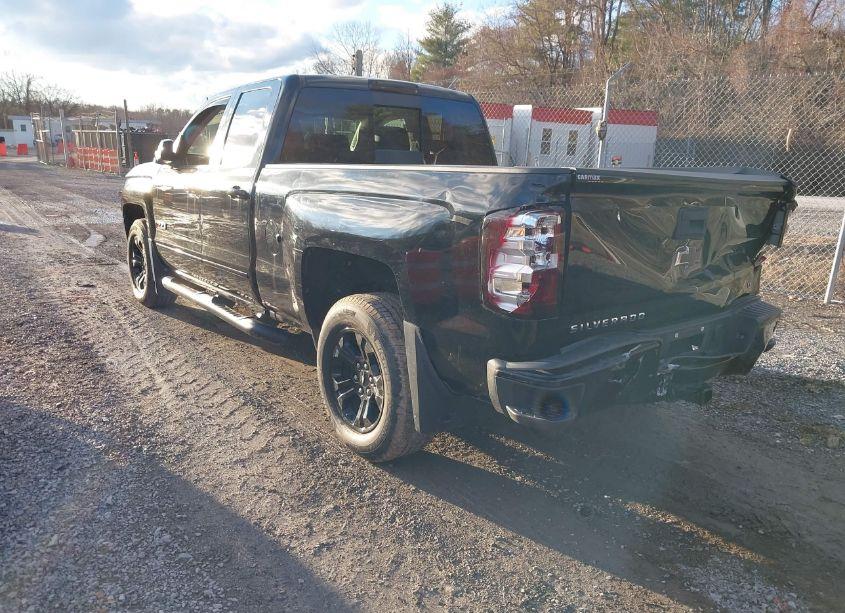 Photo 3 of 2017 Chevrolet Silverado 1500 2LT (VIN 1GCVKREC6HZ219687)