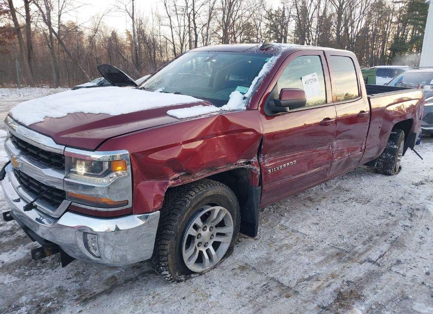 Photo 2 of 2017 Chevrolet Silverado 1500 1LT (VIN 1GCVKREC6HZ224842)