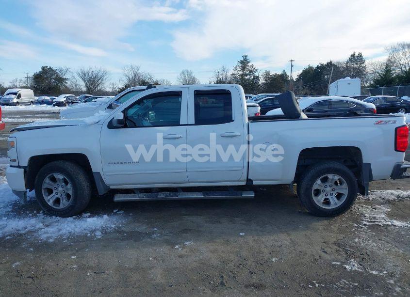 Photo 14 of 2017 Chevrolet Silverado 1500 2LT (VIN 1GCVKREC6HZ268095)