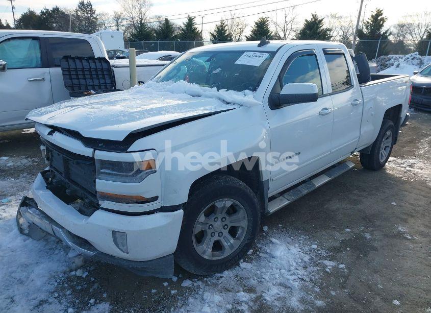Photo 2 of 2017 Chevrolet Silverado 1500 2LT (VIN 1GCVKREC6HZ268095)