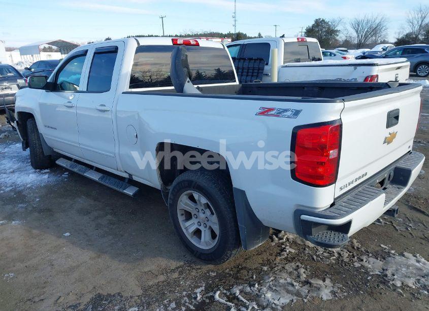 Photo 3 of 2017 Chevrolet Silverado 1500 2LT (VIN 1GCVKREC6HZ268095)