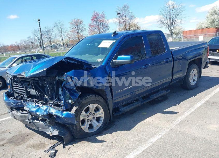 Photo 2 of 2017 Chevrolet Silverado 1500 2LT (VIN 1GCVKREC6HZ312970)