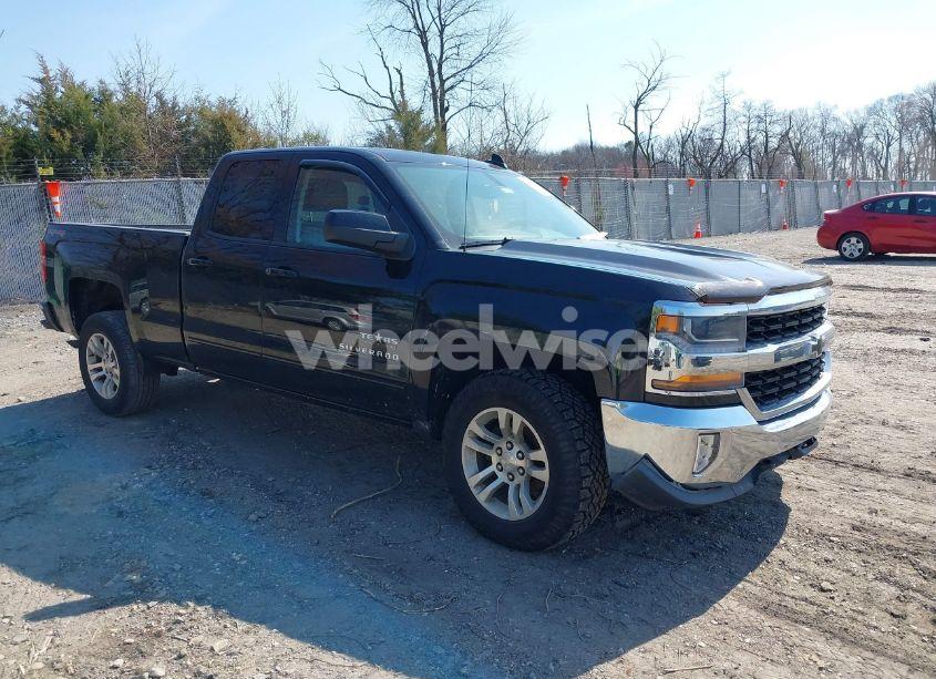 2017 Chevrolet Silverado 1500 1LT (VIN 1GCVKREC6HZ331017) main photo