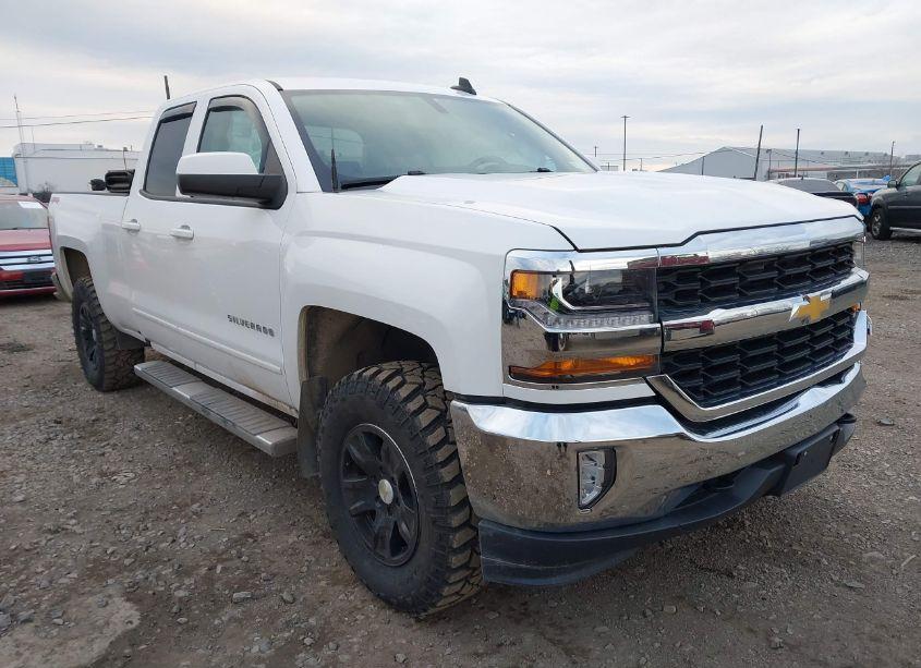 2018 Chevrolet Silverado 1500 1LT (VIN 1GCVKREC6JZ230937) main photo