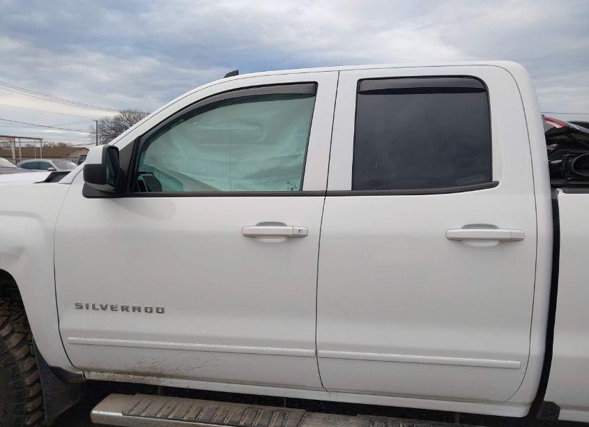 Photo 14 of 2018 Chevrolet Silverado 1500 1LT (VIN 1GCVKREC6JZ230937)