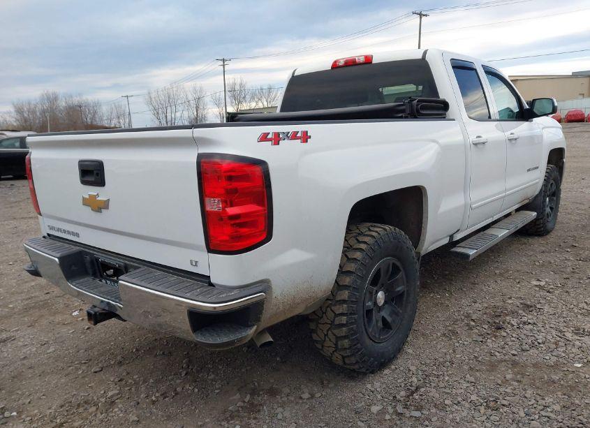 Photo 4 of 2018 Chevrolet Silverado 1500 1LT (VIN 1GCVKREC6JZ230937)