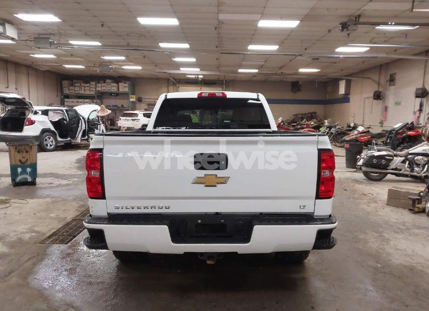 Photo 17 of 2018 Chevrolet Silverado 1500 2LT (VIN 1GCVKREC6JZ239038)