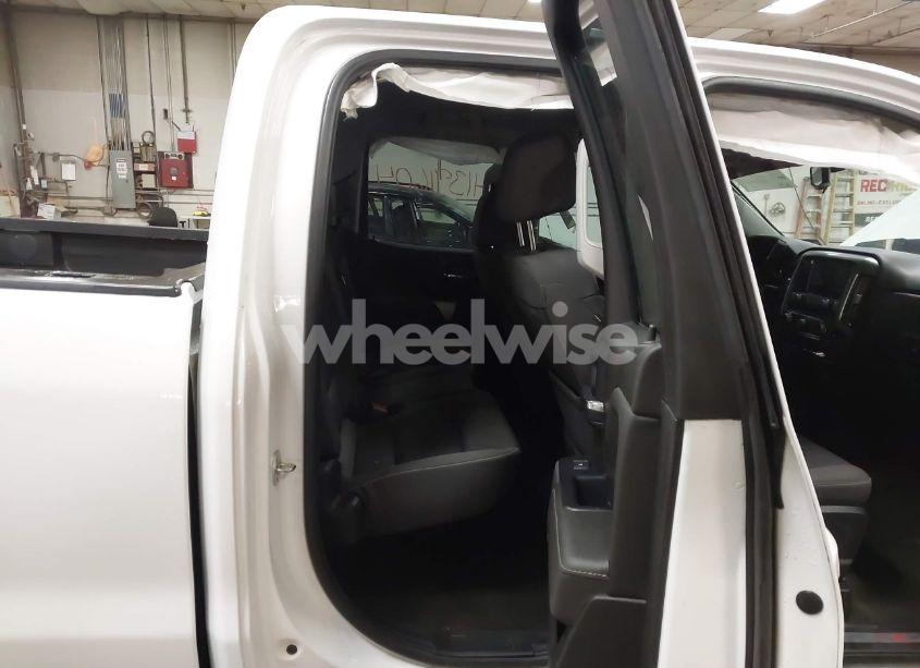 Photo 8 of 2018 Chevrolet Silverado 1500 2LT (VIN 1GCVKREC6JZ239038)