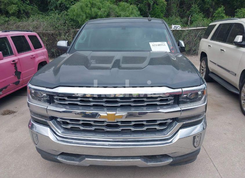 Photo 12 of 2018 Chevrolet Silverado 1500 2LT (VIN 1GCVKREC6JZ281919)
