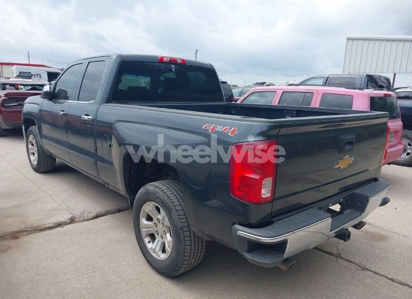Photo 3 of 2018 Chevrolet Silverado 1500 2LT (VIN 1GCVKREC6JZ281919)