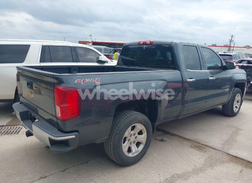 Photo 4 of 2018 Chevrolet Silverado 1500 2LT (VIN 1GCVKREC6JZ281919)