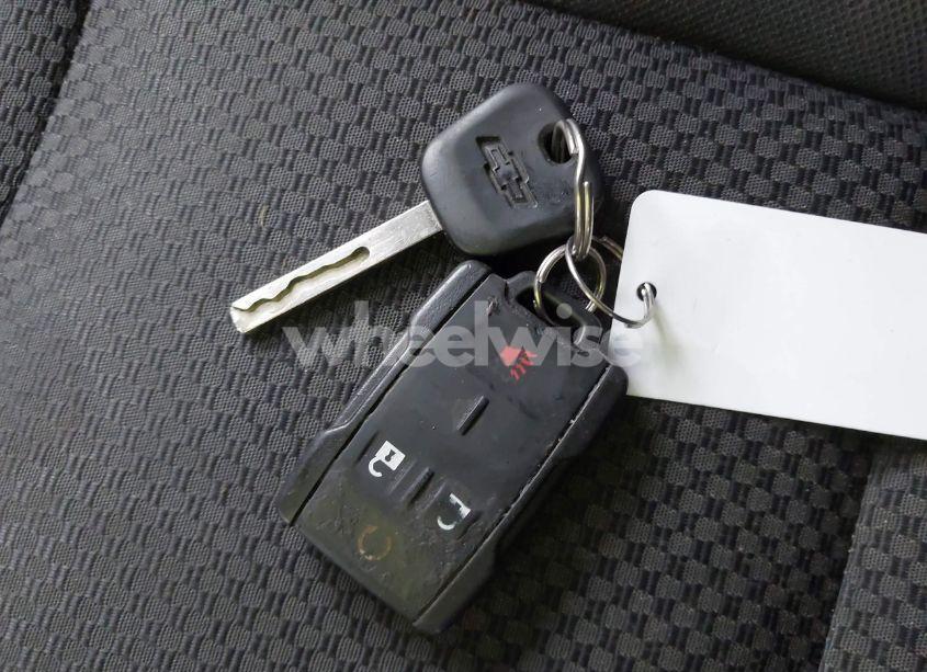 Photo 11 of 2018 Chevrolet Silverado 1500 2LT (VIN 1GCVKREC6JZ298512)