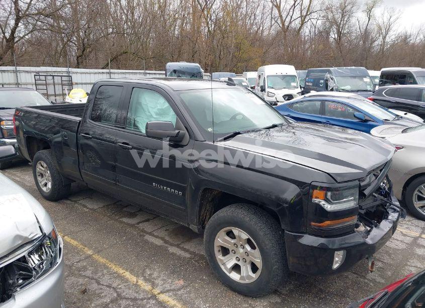 Photo 13 of 2018 Chevrolet Silverado 1500 2LT (VIN 1GCVKREC6JZ298512)