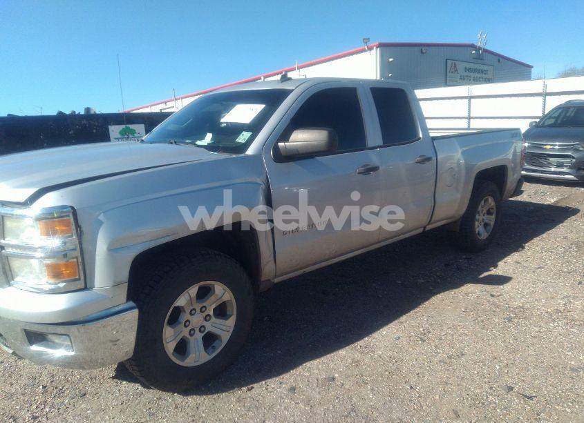 Photo 2 of 2014 Chevrolet Silverado 1500 2LT (VIN 1GCVKREC7EZ120159)
