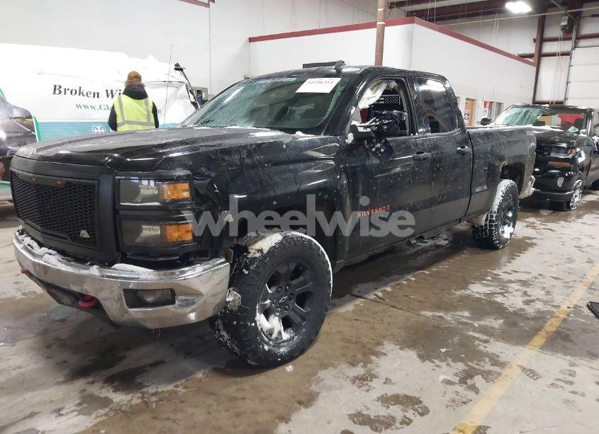 Photo 2 of 2014 Chevrolet Silverado 1500 2LT (VIN 1GCVKREC7EZ121232)