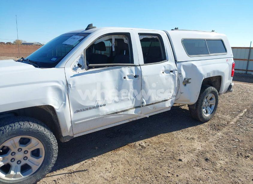 Photo 6 of 2015 Chevrolet Silverado 1500 2LT (VIN 1GCVKREC7FZ209330)