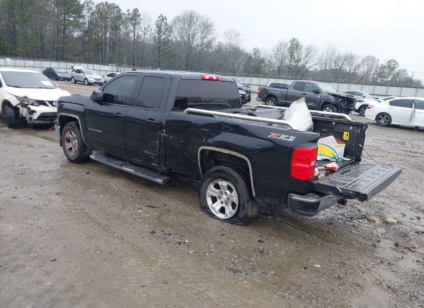 Photo 3 of 2015 Chevrolet Silverado 1500 2LT (VIN 1GCVKREC7FZ225186)