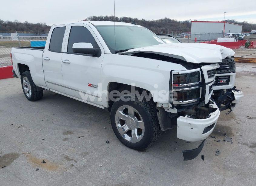 2015 Chevrolet Silverado 1500 2LT (VIN 1GCVKREC7FZ421032) main photo