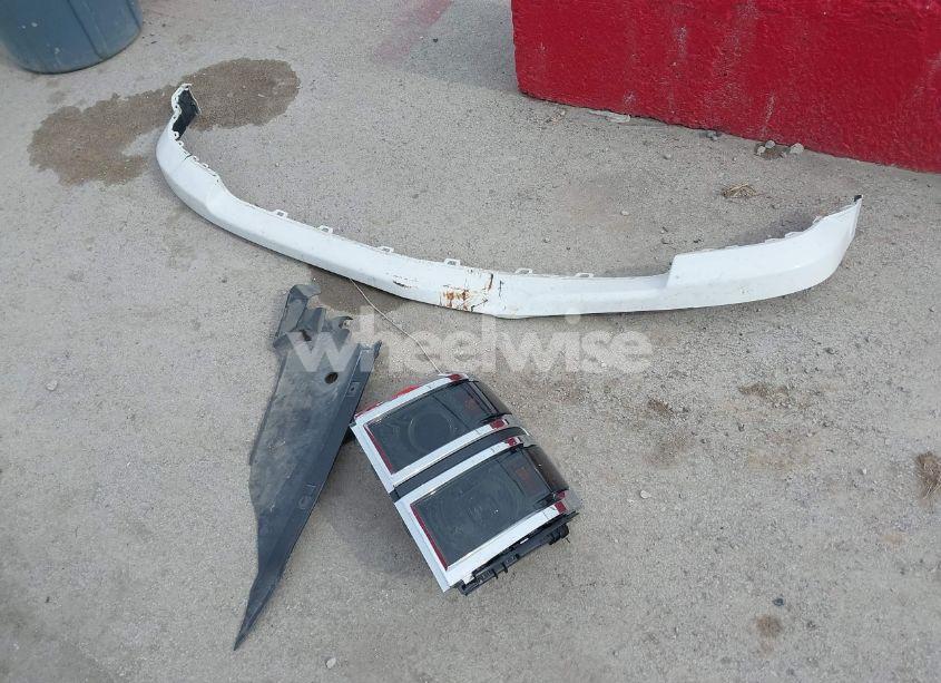 Photo 12 of 2015 Chevrolet Silverado 1500 2LT (VIN 1GCVKREC7FZ421032)