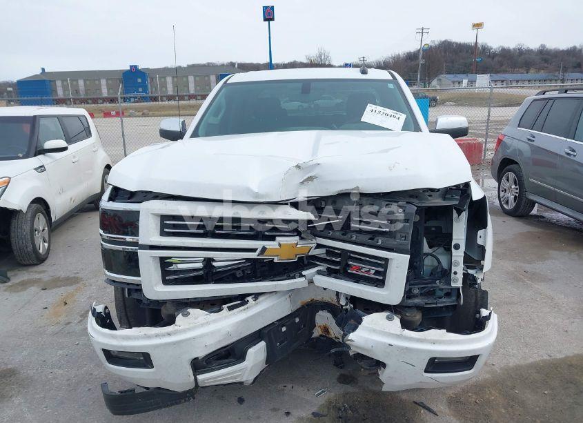 Photo 13 of 2015 Chevrolet Silverado 1500 2LT (VIN 1GCVKREC7FZ421032)