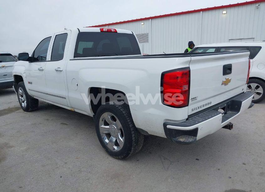 Photo 3 of 2015 Chevrolet Silverado 1500 2LT (VIN 1GCVKREC7FZ421032)