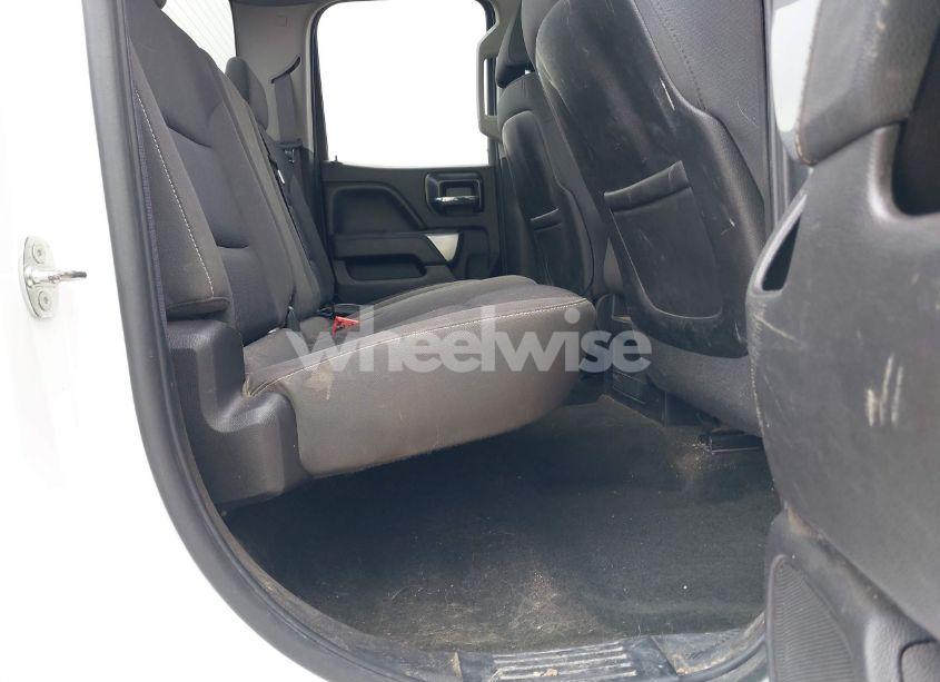 Photo 8 of 2015 Chevrolet Silverado 1500 2LT (VIN 1GCVKREC7FZ421032)