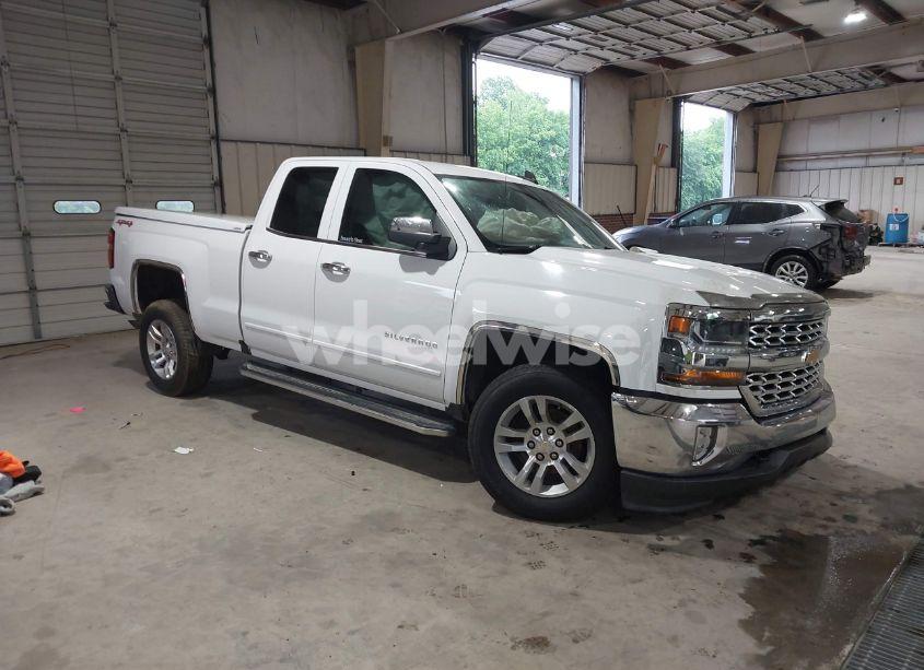2016 Chevrolet Silverado 1500 LT (VIN 1GCVKREC7GZ119905) main photo