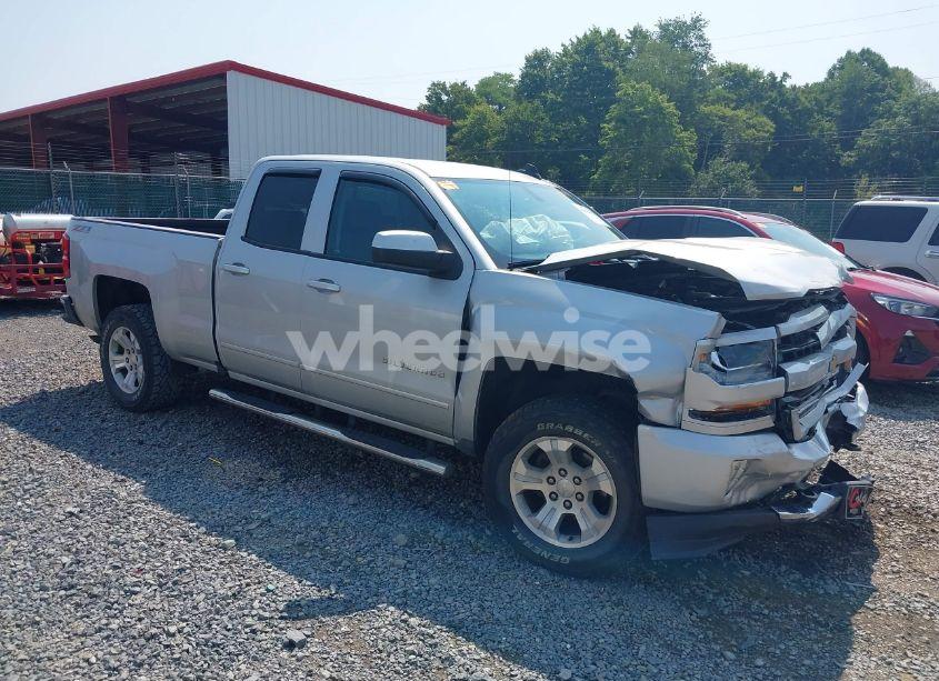 2016 Chevrolet Silverado 1500 2LT (VIN 1GCVKREC7GZ243947) main photo