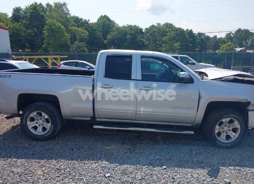 Photo 13 of 2016 Chevrolet Silverado 1500 2LT (VIN 1GCVKREC7GZ243947)