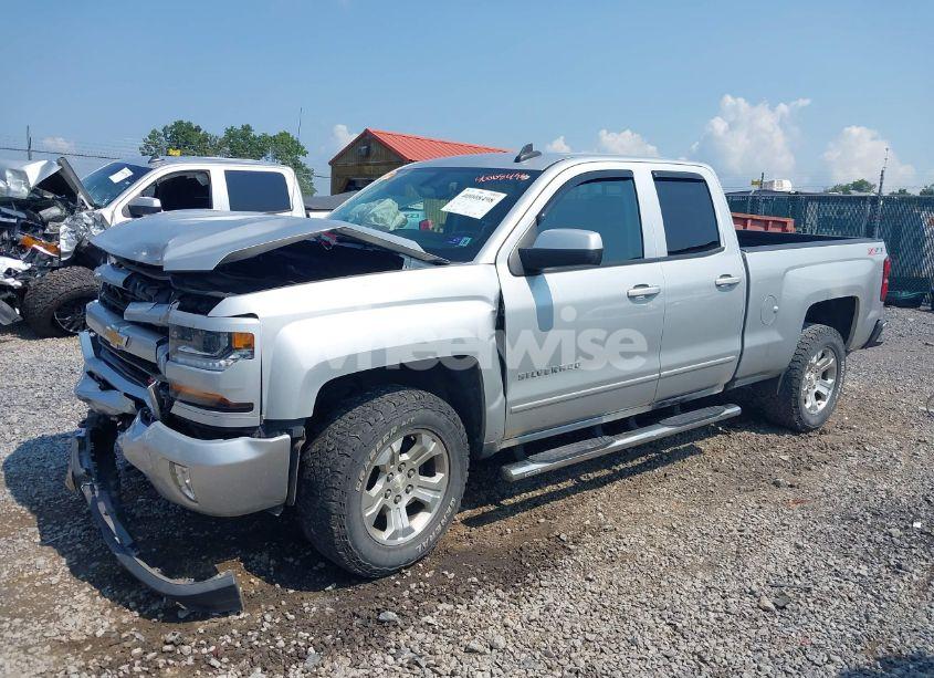 Photo 2 of 2016 Chevrolet Silverado 1500 2LT (VIN 1GCVKREC7GZ243947)