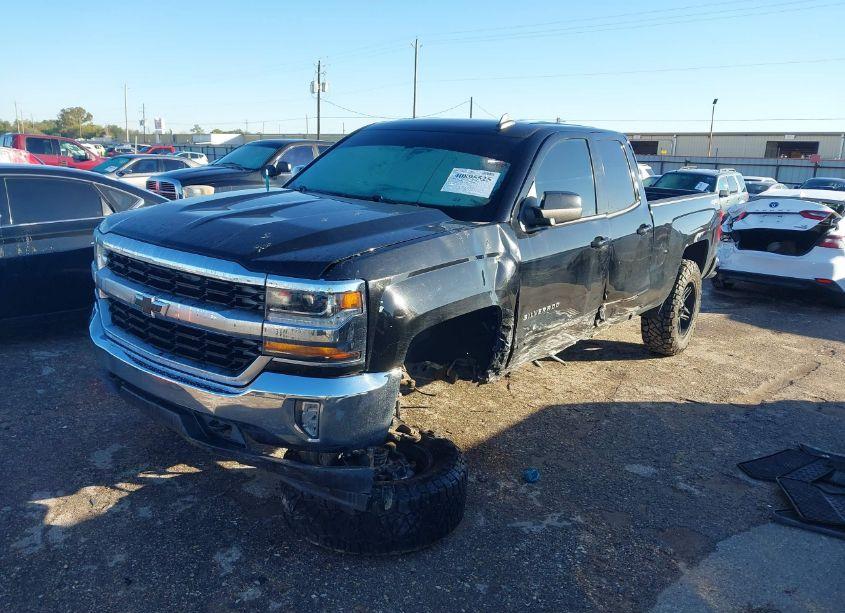 Photo 2 of 2016 Chevrolet Silverado 1500 1LT (VIN 1GCVKREC7GZ252521)