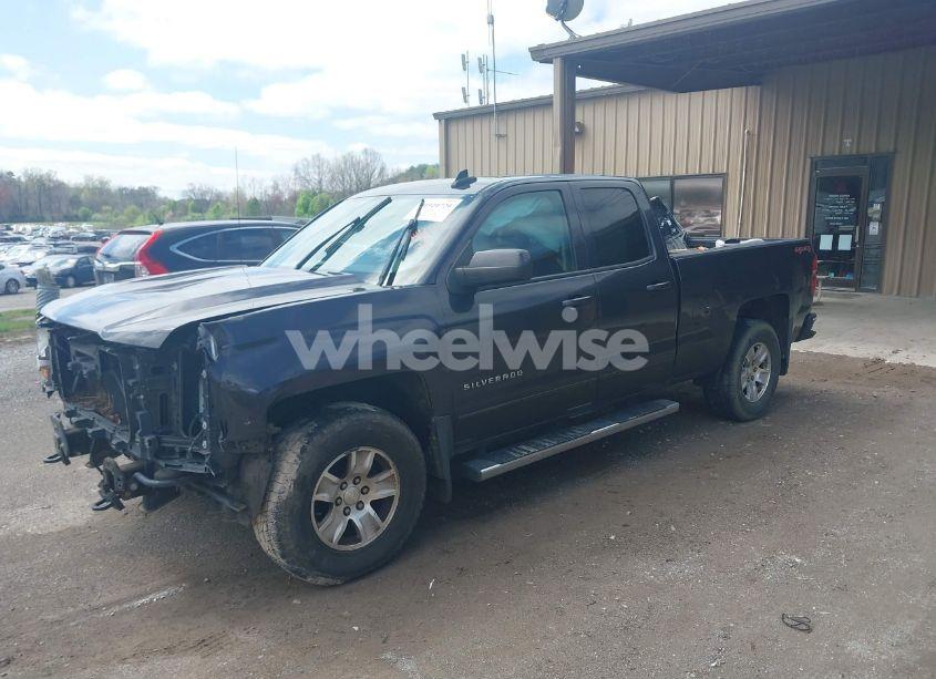 Photo 2 of 2016 Chevrolet Silverado K1500 LT (VIN 1GCVKREC7GZ274101)