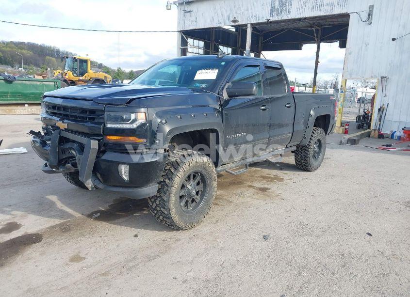 Photo 2 of 2016 Chevrolet Silverado 1500 2LT (VIN 1GCVKREC7GZ301894)