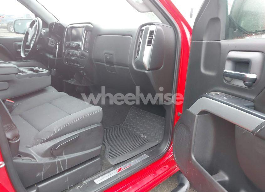 Photo 5 of 2016 Chevrolet Silverado 1500 2LT (VIN 1GCVKREC7GZ386655)