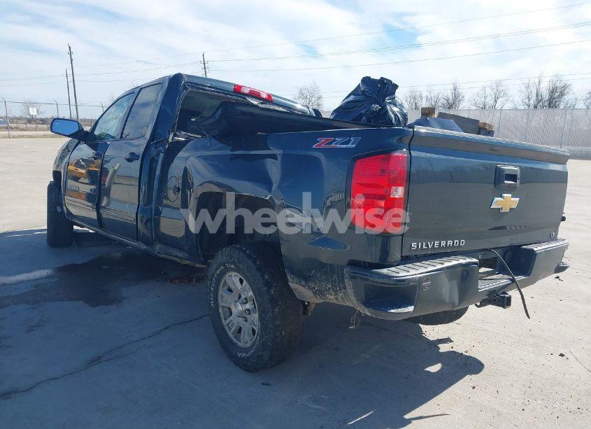 Photo 3 of 2017 Chevrolet Silverado 1500 2LT (VIN 1GCVKREC7HZ196145)