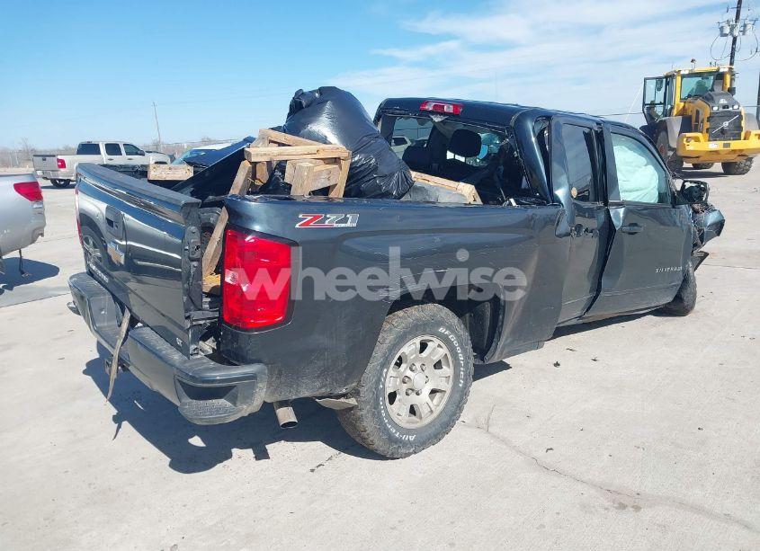 Photo 4 of 2017 Chevrolet Silverado 1500 2LT (VIN 1GCVKREC7HZ196145)