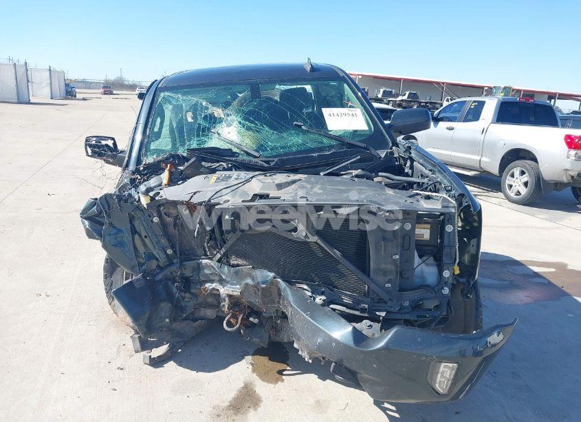 Photo 6 of 2017 Chevrolet Silverado 1500 2LT (VIN 1GCVKREC7HZ196145)