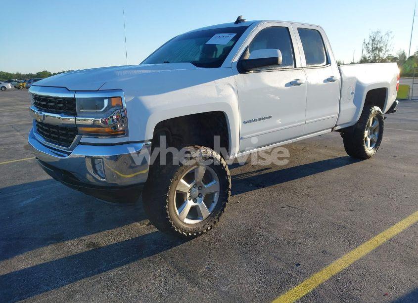 Photo 2 of 2017 Chevrolet Silverado 1500 1LT (VIN 1GCVKREC7HZ216507)